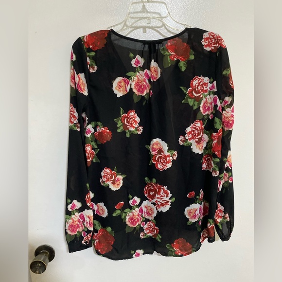 FOREVER 21 Woman Semi Sheer Blouse Small S Roses Pattern Top Black Red - Picture 3 of 12